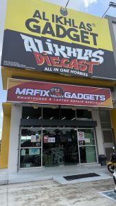 Kedai MRFIX Gadgets Puncak Alam di tingkat satu berhampiran UiTM – pakar repair iPhone, Android, MacBook dan laptop.