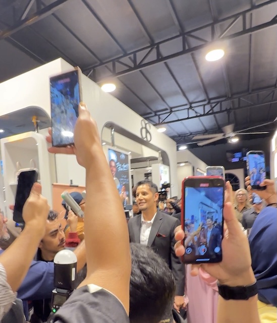 Dato’ Sri Aliff Syukri mencipta fenomena tersendiri dalam industri kecantikan dan kesihatan semasa pelancaran Wisma D’Herbs