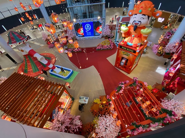 Dekorasi Prosperity Blossom sempena sambutan Tahun Baharu Cina 2026 di AEON MALL