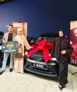 Dato’ Sri Aliff Syukri bersama isteri dan Izara Aishah semasa sidang media pelancaran koleksi Izara x AS BEG