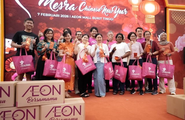 Majlis sumbangan kepala singa AEON Mall Bukit Tinggi sempena Chinese New Year Prosperity Blossom