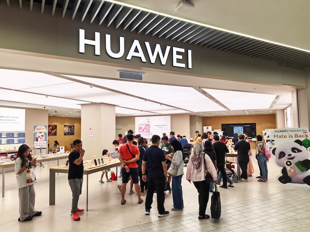 Sambutan hangat HUAWEI Mate 80 Pro di Huawei Store Malaysia