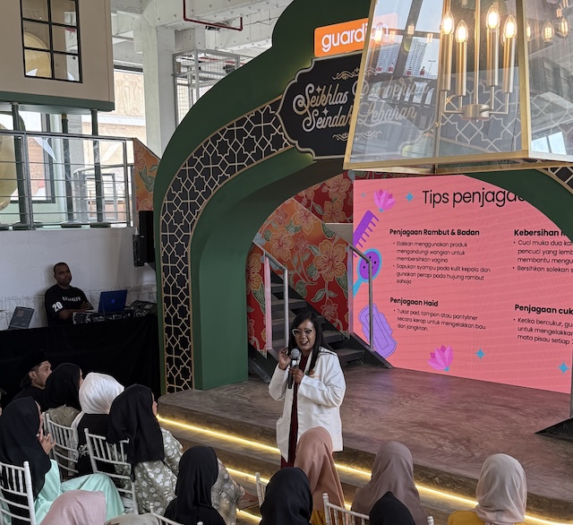 Sesi bimbingan dan perkongsian penjagaan diri oleh pasukan guardian Malaysia sempena acara Raya