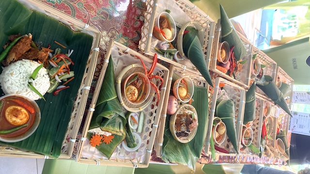 aktiviti DIY nasi dagang platter di Grannies Makan Makan Fest Melawati