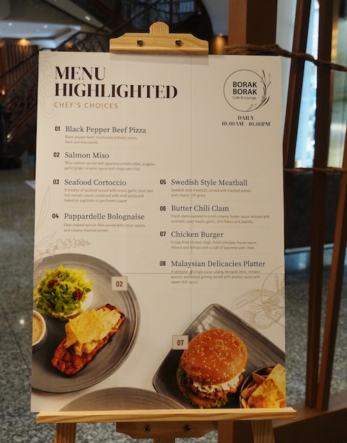 Pelbagai menu à la carte Borak Borak Café & Lounge