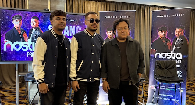 Nastia bersama Amir Jahari pada sidang media Soul Journey