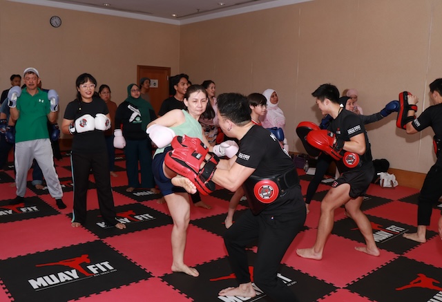 Pengamal media dan blogher turut mencuba Muay Thai bersama MuayFit di Concorde Hotel Shah Alam