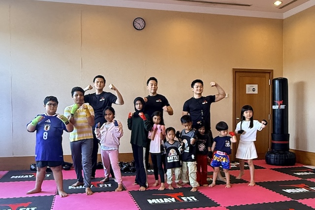 Kanak-kanak menyertai Kids Muay Thai Class bersama MuayFit di Concorde Hotel Shah Alam