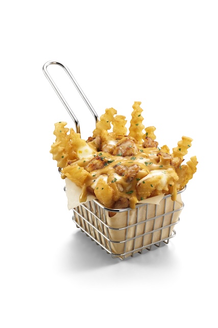 Alt TextDomino’s Cheesy Chicken Loaded Fries dengan ketulan ayam panggang dan sos keju nacho